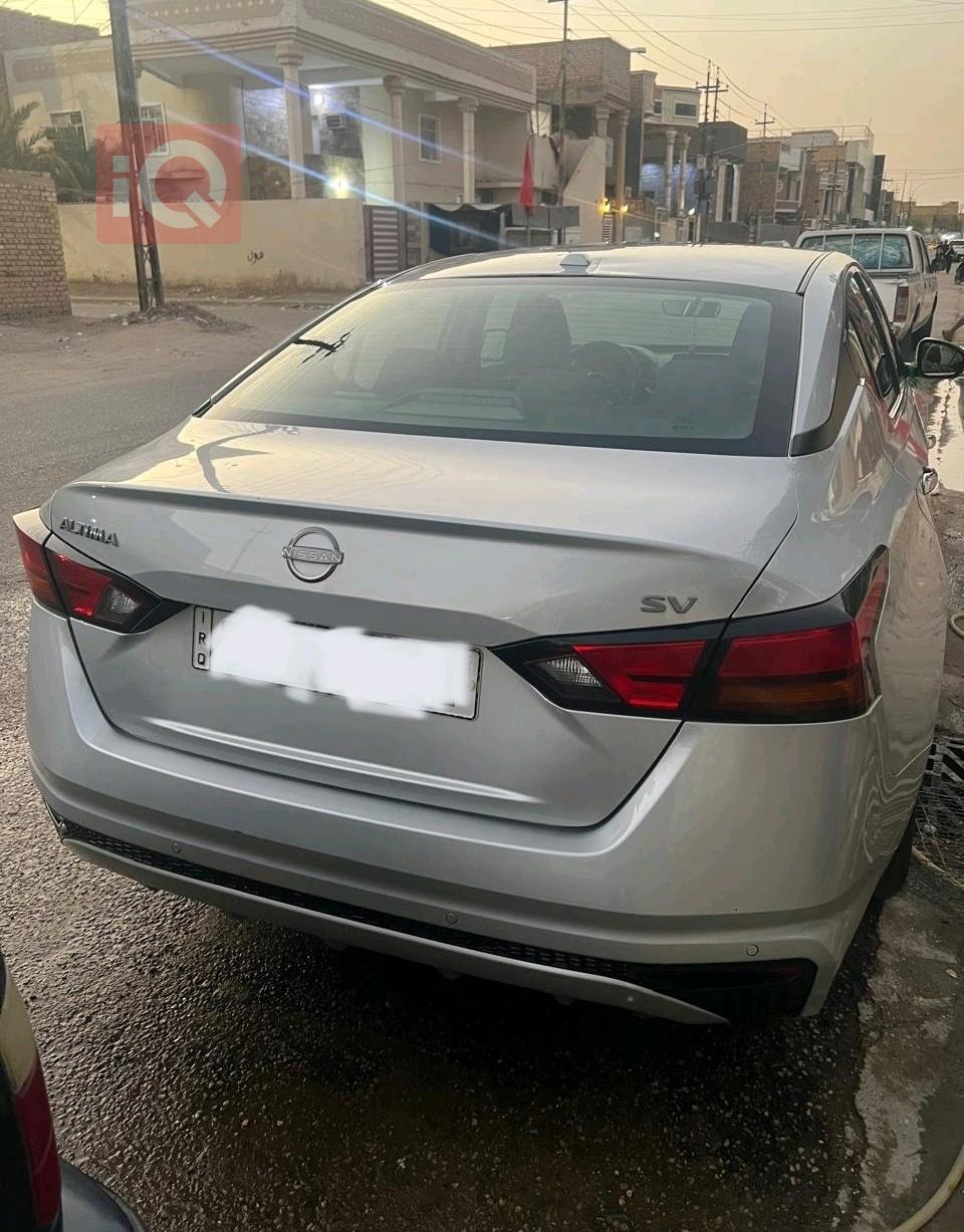 نيسان ألتيما